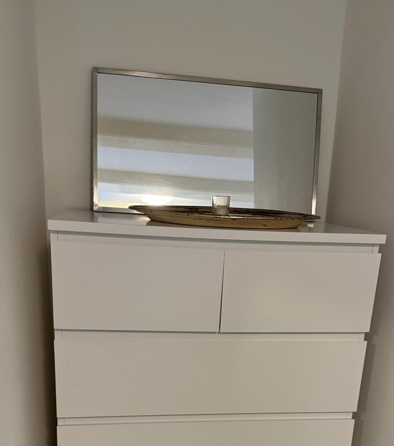 Horizontal Mirror
