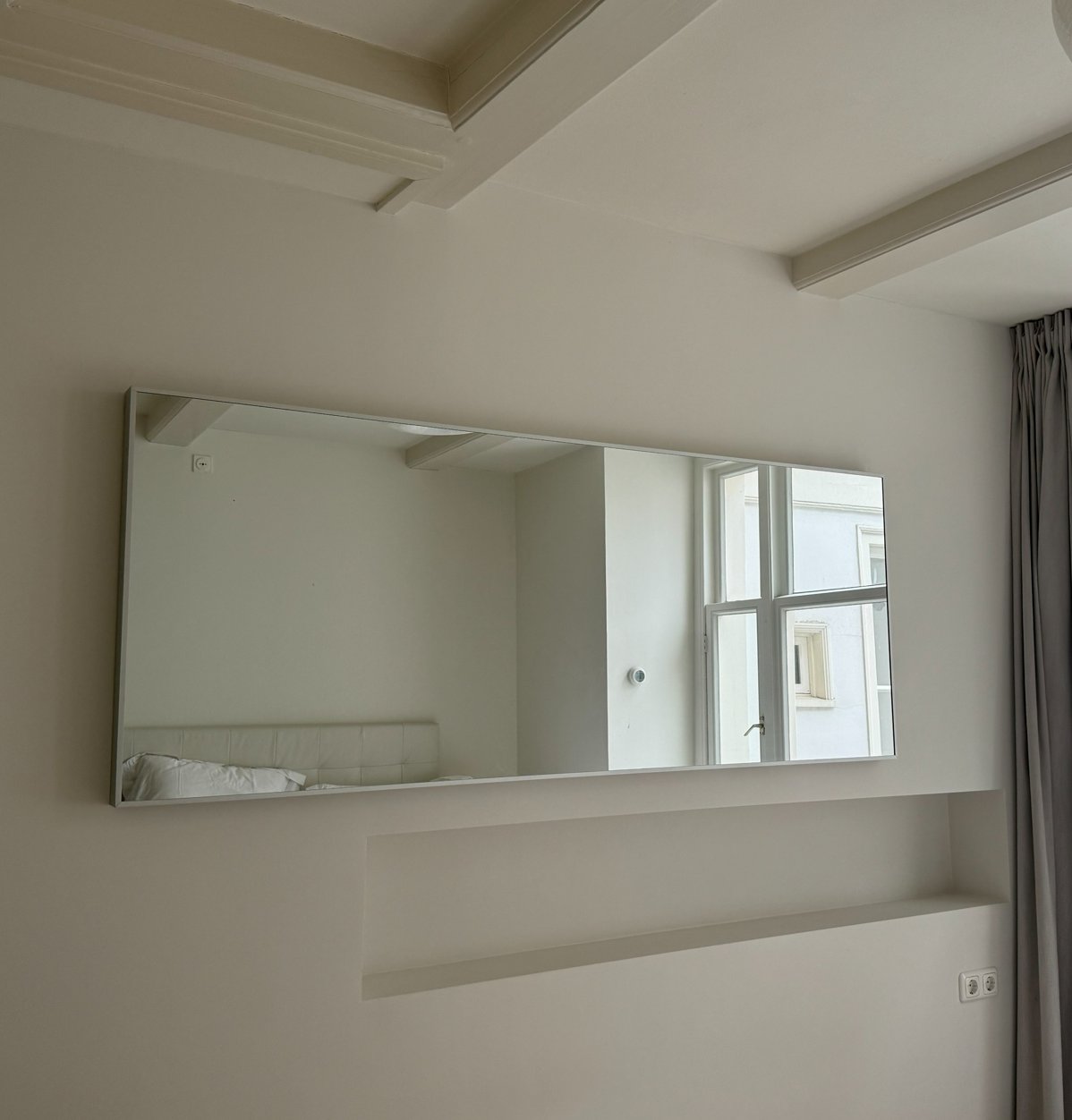 Horizontal Mirror